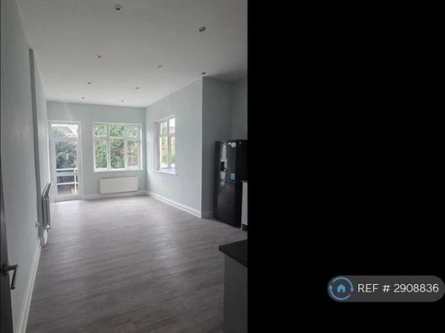 3 bedroom flat to rent