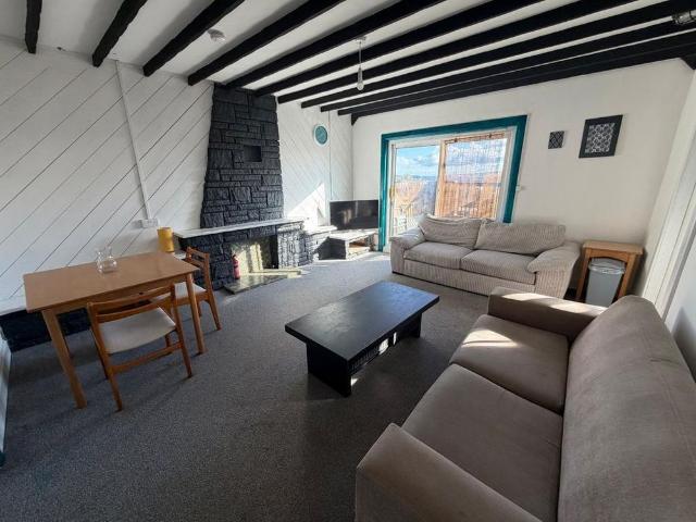 3 bedroom flat to rent