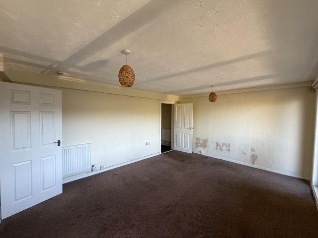 3 bedroom flat to rent