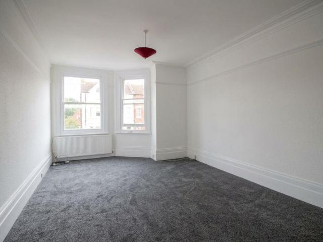 3 bedroom flat to rent