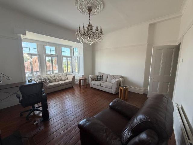 3 bedroom flat to rent