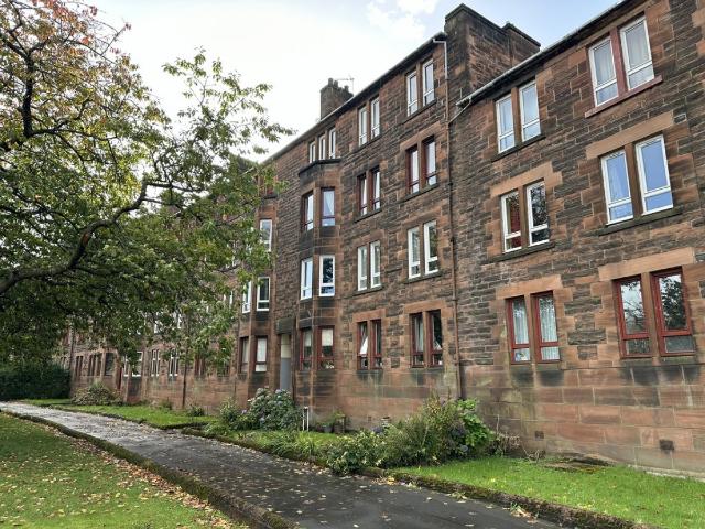 3 bedroom Flat To Rent