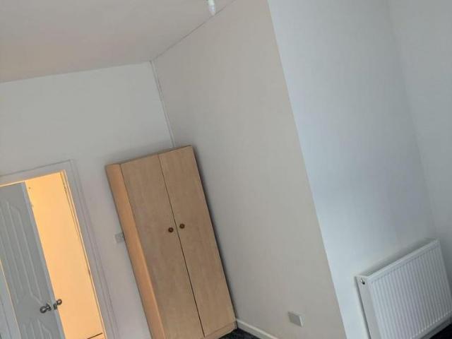 3 bedroom flat to rent