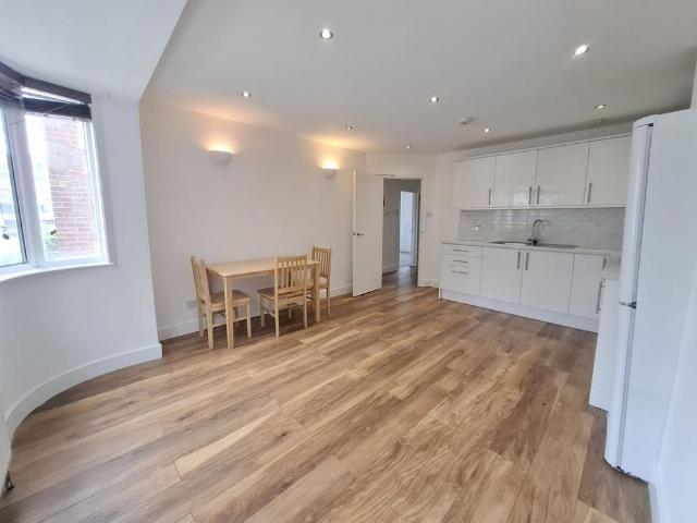 3 bedroom flat to rent
