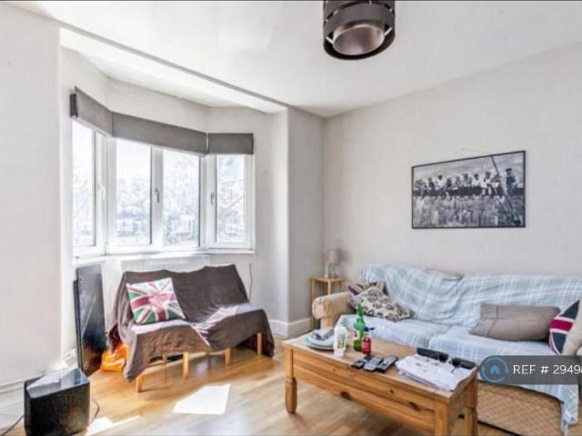 3 bedroom flat to rent