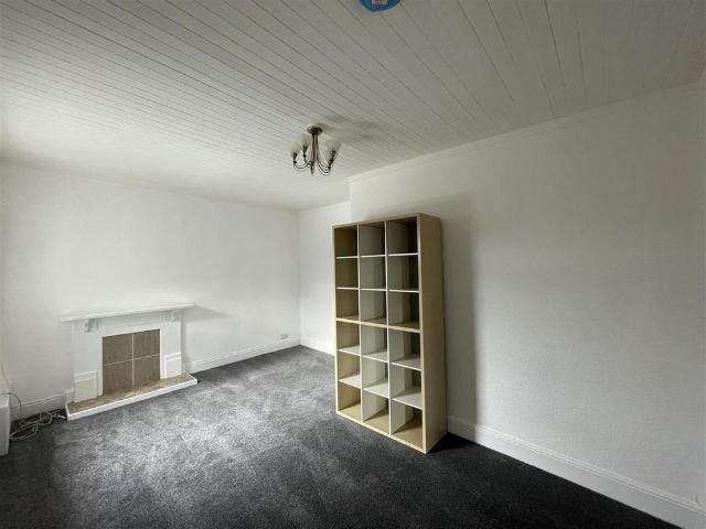 3 bedroom flat to rent