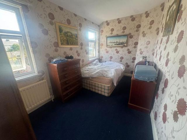 3 bedroom flat to rent