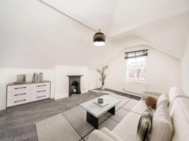 3 bedroom flat to rent