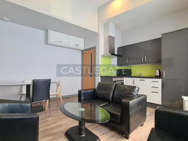 3 bedroom flat to rent