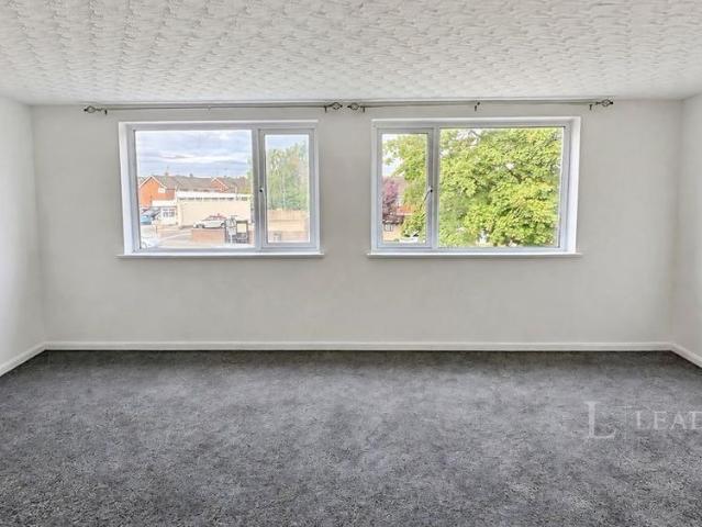 3 bedroom flat to rent