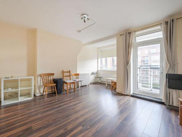 3 bedroom flat to rent