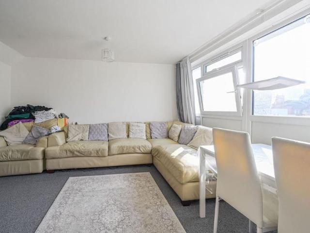 3 bedroom flat to rent