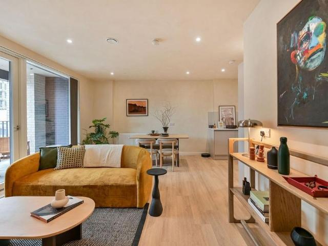 3 bedroom flat to rent
