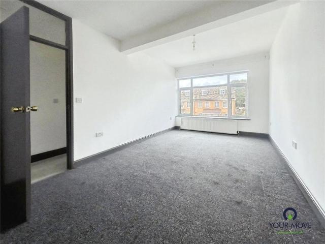 3 bedroom flat to rent