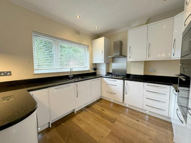 3 bedroom flat to rent