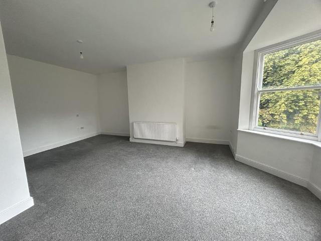 3 bedroom flat to rent