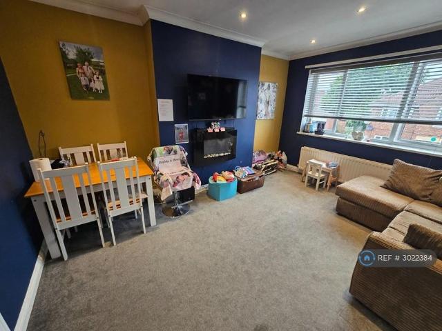 3 bedroom flat to rent