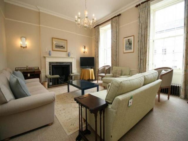 3 bedroom flat to rent