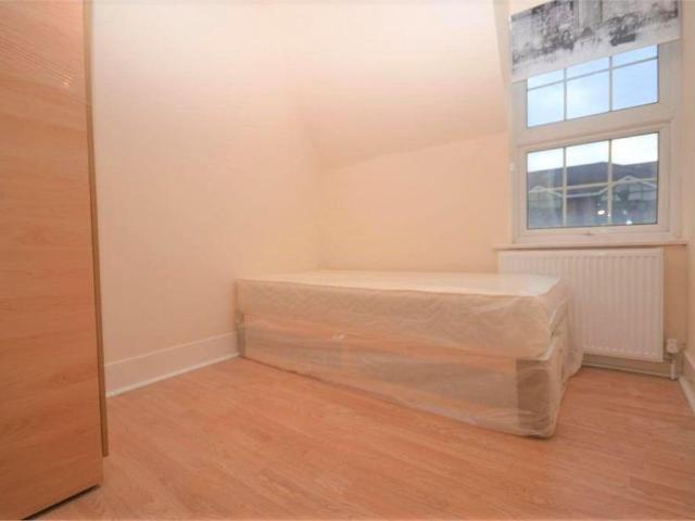 3 bedroom flat to rent