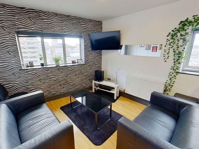 3 bedroom flat to rent