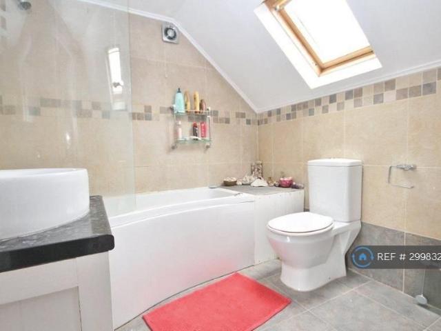 3 bedroom flat to rent