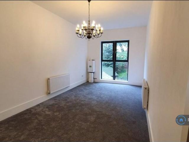 3 bedroom flat to rent