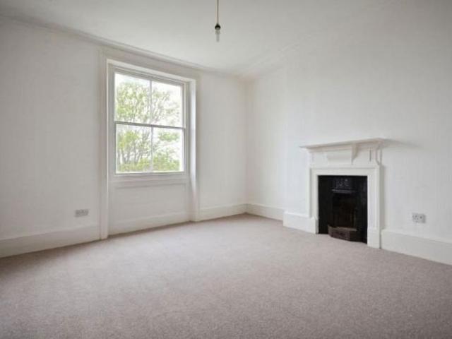 3 bedroom flat to rent