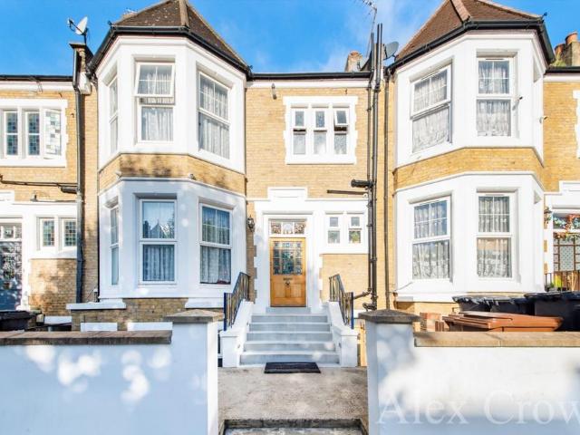 3 bedroom flat to rent