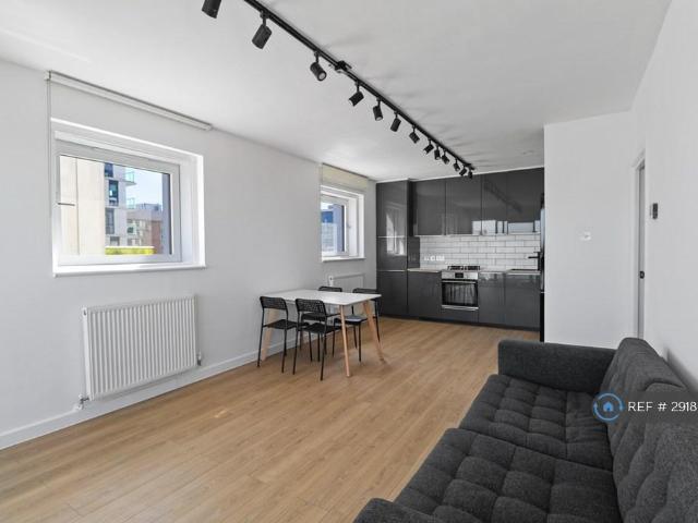 3 bedroom flat to rent
