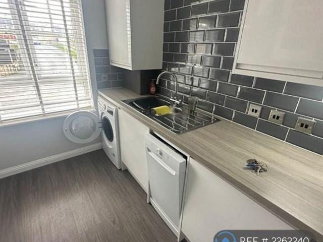 3 bedroom flat to rent