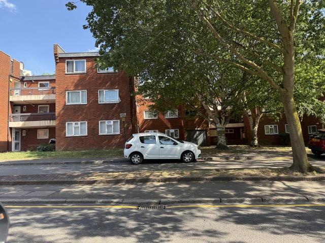 3 bedroom flat to rent