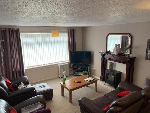 3 bedroom flat to rent
