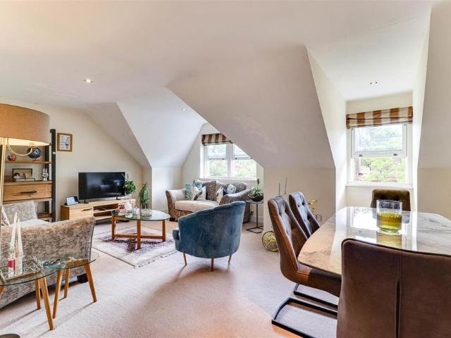 3 bedroom flat to rent