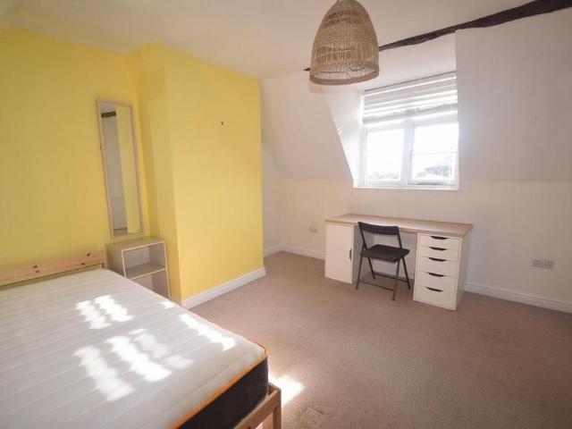 3 bedroom flat to rent