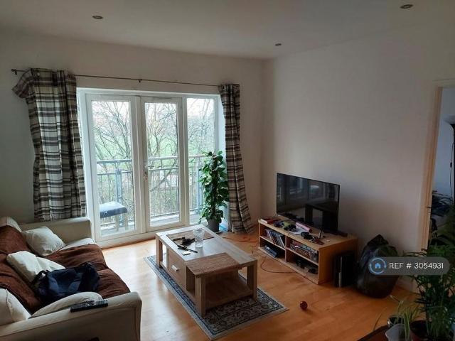 3 bedroom flat to rent