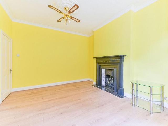 3 bedroom flat to rent