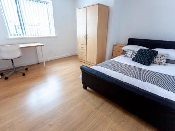 Pall Mall L3 Liverpool, L3, North East Wales, Midlands