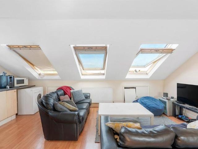 3 bedroom flat to rent