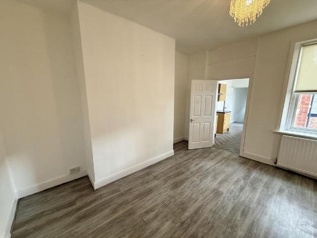 3 bedroom flat to rent