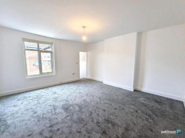 3 bedroom flat to rent