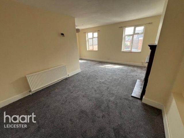 3 bedroom flat to rent