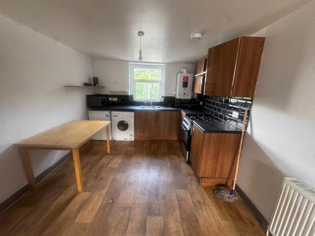 3 bedroom flat to rent