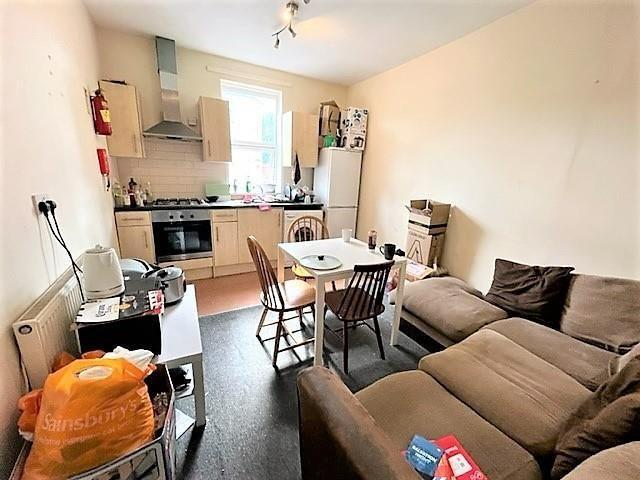 3 bedroom flat to rent