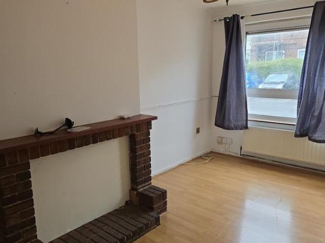 3 bedroom flat to rent