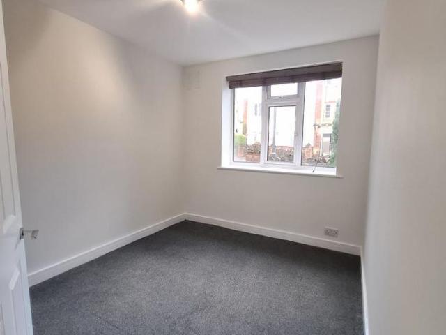 3 bedroom flat to rent