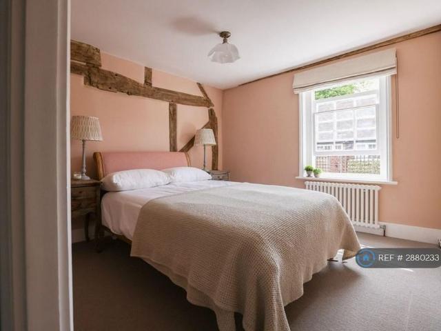 3 bedroom flat to rent