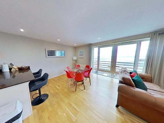 3 bedroom flat to rent