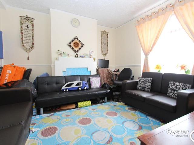 3 bedroom flat to rent