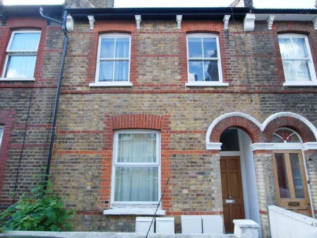 3 bedroom flat to rent