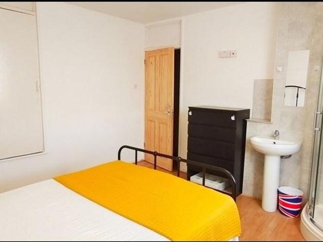 3 bedroom flat to rent